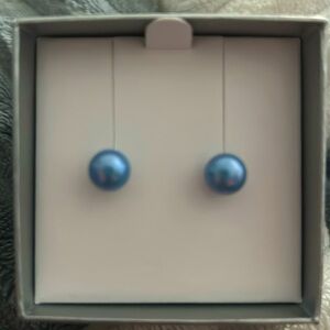 Blue Honora Pearl stud earrings. Brand New in box.